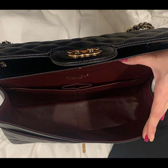 ❌ SOLD❌ Auth Chanel jumbo gold hardware flap bag - Picture 6 of 8